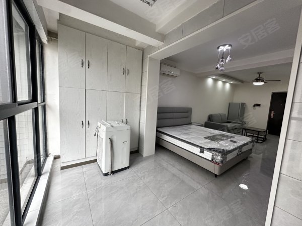 后街金中环广场旁和昌都汇华府一室一厅一卫_民用水电随时看房