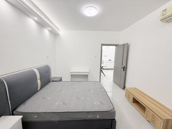 整租2室一厅明水名店可短租，可月付靠近地铁口大学城瓷砖通铺