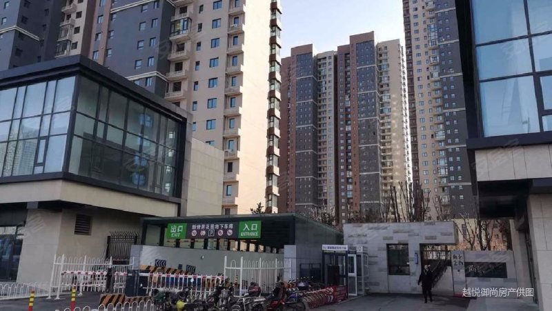 新上东山清水四房车位尚景新世界224平