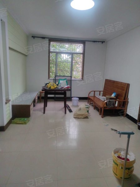 康利园三楼三室，家电齐全随时看房入住适合住家陪读合租等等