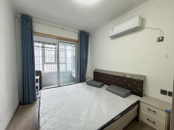 滨湖沁园_精装两室_业主自住装修_全屋定制_瓷砖金融港方圆荟
