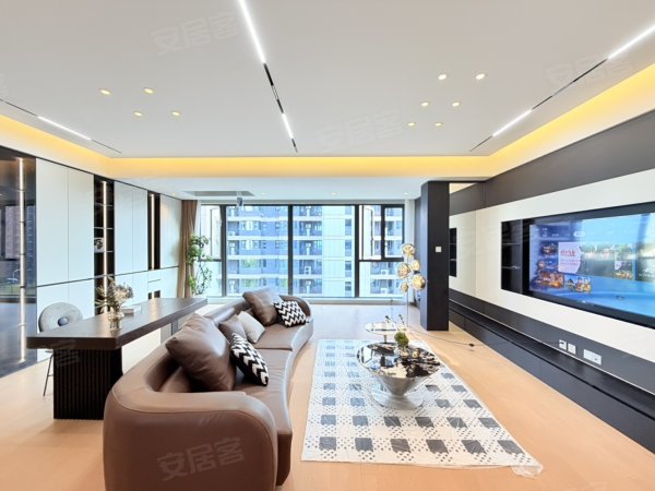 滨湖区金融板块_一梯一户大横厅_落地窗_全屋定制柜_拎包即住
