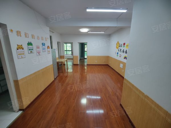 经典雅苑_电梯房_3室2厅1卫_家电齐全