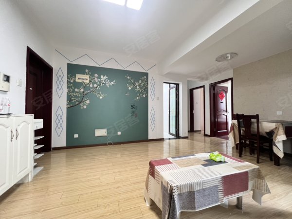 大润发银联广场秋蒲河路地铁口朝南居家精装二室高性价比欢迎来电