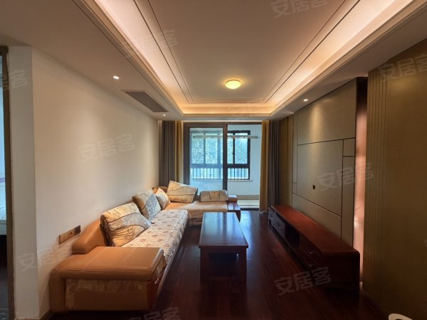 新出御徽豪装_四室两卫_家具家电齐全_拎包入住_地铁口南二环