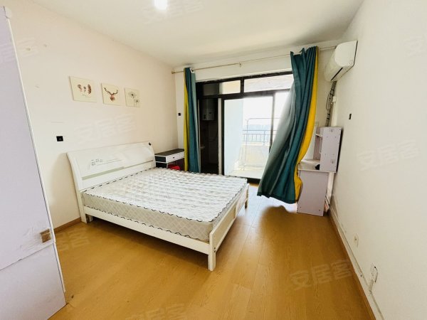 御景城_朝南阳台_可月付_金桂路地铁口_新华学院_阳光电源