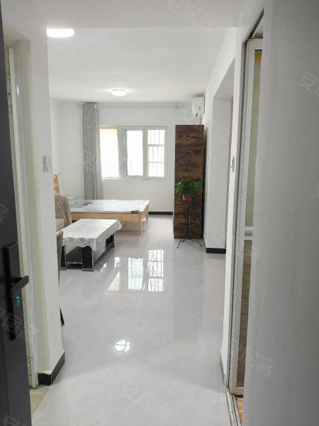 离市区近_地铁2号线东五里井地铁口_中翔新东城_一室民用电