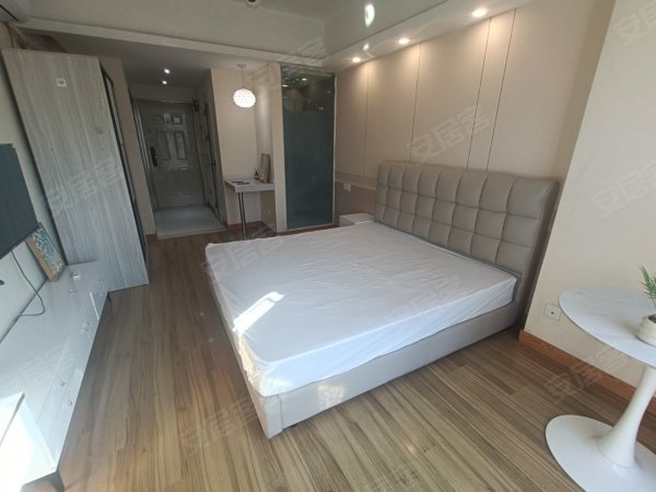 明光路地铁口_逍遥津_金色地带_步行街_莱迪广场金色地带