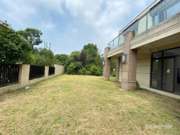 中信森林湖(别墅)4室2厅5卫417㎡南北2380万