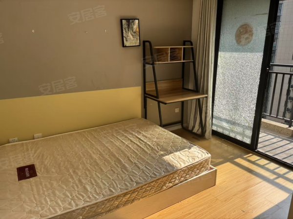 经典广场_经典华城小区_朝南的阳台房_实图实价