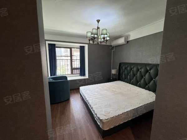 二附院地铁口港澳广场朝南主卧独卫，多套可做饭，港澳广场中环城