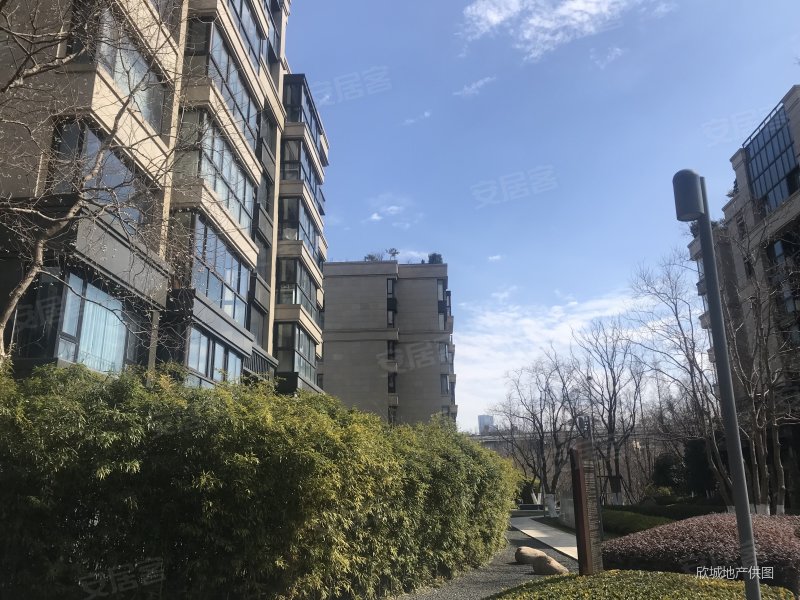 新出含车位4房保养好 华新城二期无遮挡 业主诚售,华新城璟园二手房