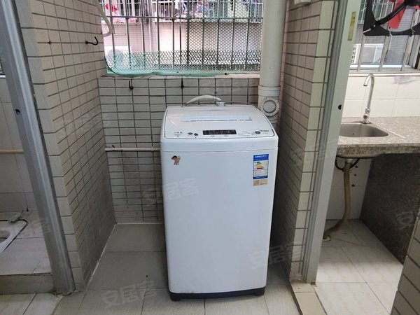深圳龙华清湖富泉新村4号线清湖地铁站 200米 富泉新村 精装单间 配套