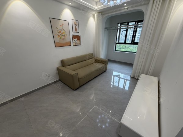 火车站_鸭林冲地铁口_白马服装城_一室一厅_通燃气_可月付