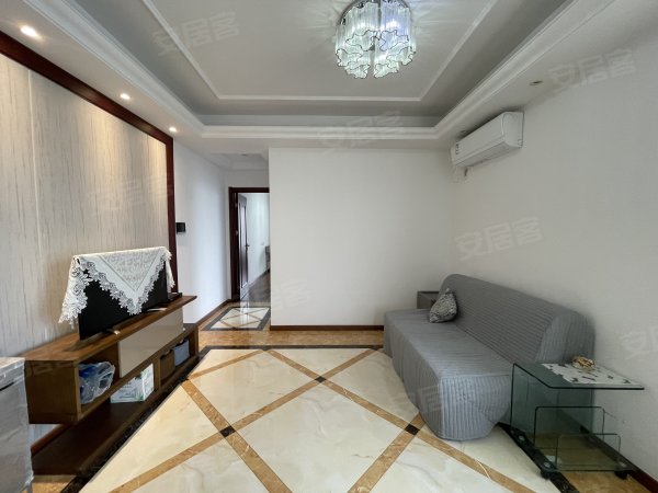 本人实拍无虚假_高铁西站旁_精装修两室全明户型_急租的有钥匙