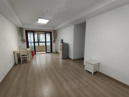 云谷名庭三房二卫_定制衣柜_家具家电齐全_近地铁口