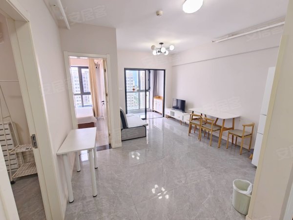 北一环_世纪中心_精装两室_家具家电齐全_拎包入住随时可看