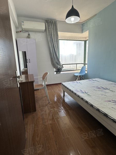 女生合租，元一名城精装次卧，实拍图押一付一，淮南路地铁口