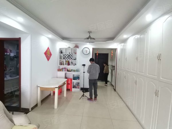 天鹅湖旁凯旋门(一三期)_近商业街地铁口可拎包入住