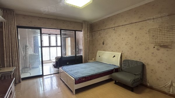 紫云府1室_品质小区_地铁口_繁华地段_家电齐全_拎包入住