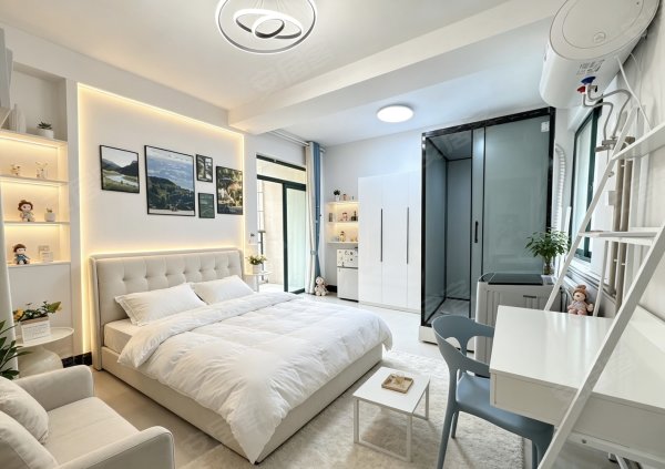 独立阳台，加上独立卫生间，可以拎包入住，君柳河畔，押一付一！
