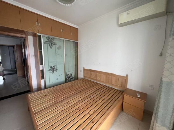 自住精装修两居室_高配家具家电_一中对面_看房随时