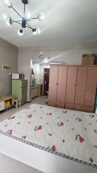 交通出行方便，商业配套齐全