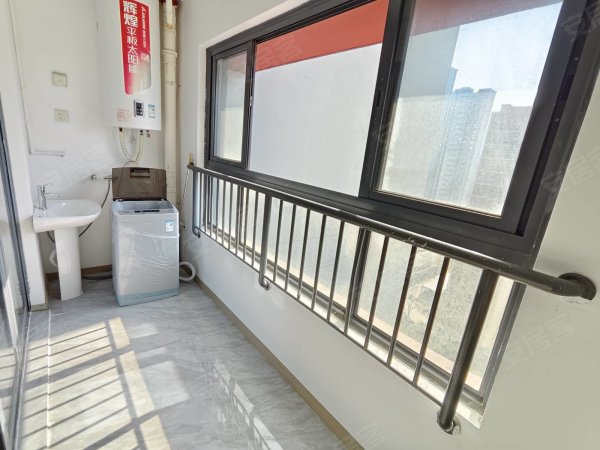 万达悦湖苑主卧阳台独卫_交行中信银行_短租月付民水电给钱就租