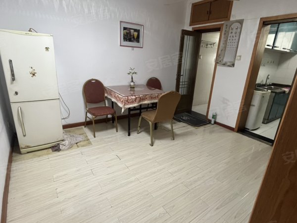 红星路与桐城路交叉口全套电器家具精装装修拎包入住
