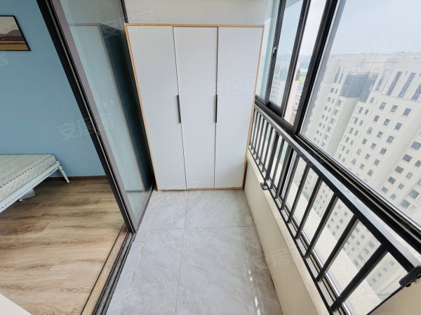 自己家房子）没有套路，就是便宜，实图实价，朝南主卧阳台
