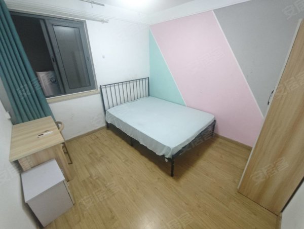 地铁口_融福园次卧外独卫_可短租月付押一付一__港澳广场