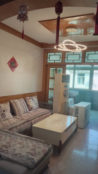 精装，家电全拎包入住交通方便