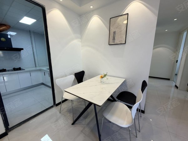 湖畔书香(西区)_近地铁四中_陪读优先免费停车精装修押一付一