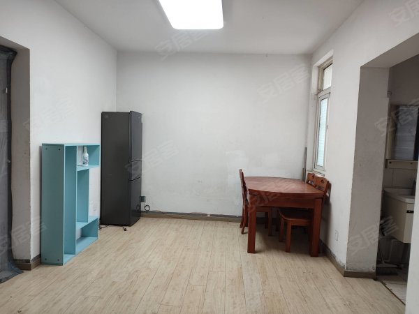 兴海苑三期，七里塘小学，一号线地铁，两房朝南，两台空调