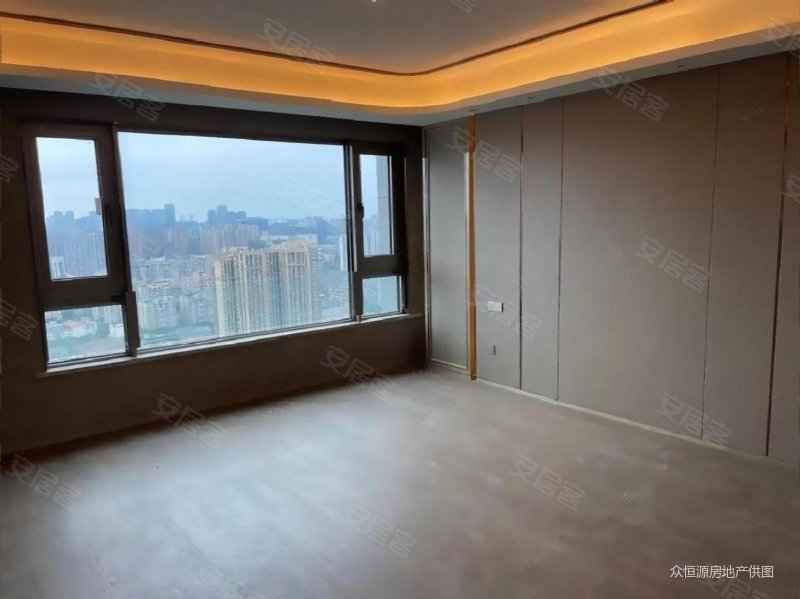 保利天悦中心成都新房专车接送