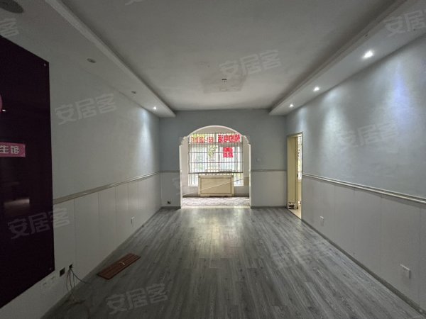 柏林春天_小区大门口一楼_可商用_业态不限_随时看房