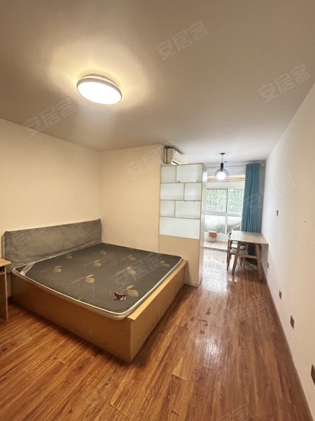 中铁国际城品园精装修，家电齐全，拎包入住都