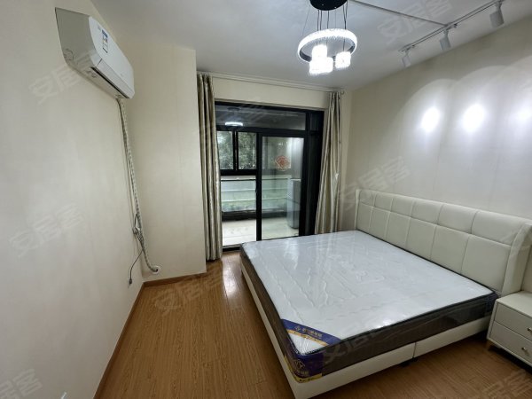 6号线松荫桥地铁口，新粮仓_西山银杏精装3室，拎包即住可月付