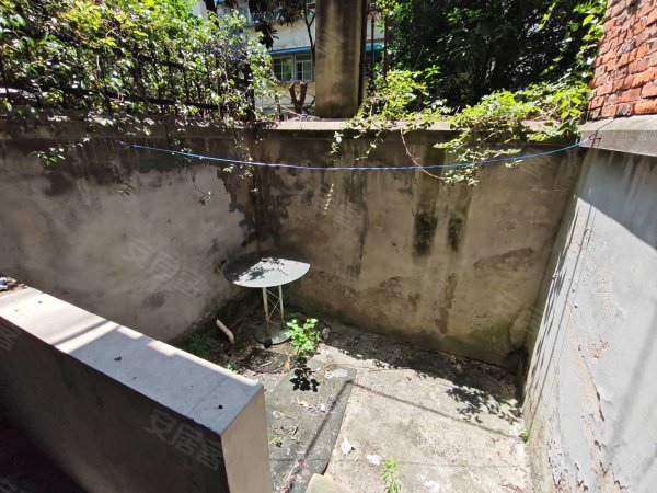 海棠地铁口安达北苑小区_1楼_简装1室1厅_家电齐全图片实拍