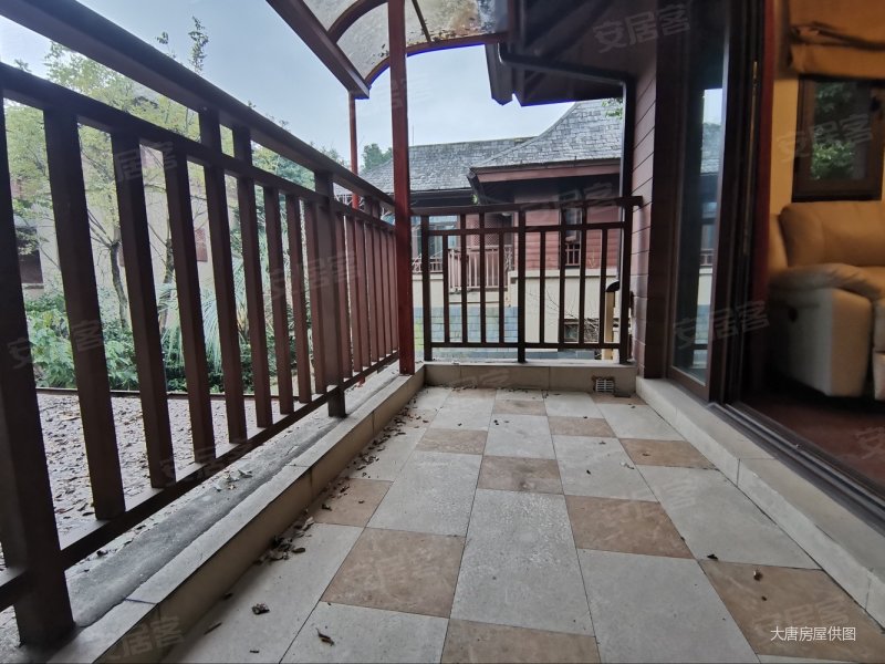 龙湖小院青城
