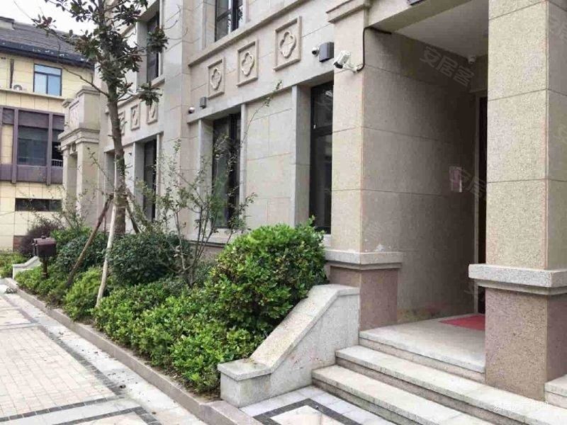 扬州天下三期联排毛坯前后无遮挡车位露台院子闹中取静