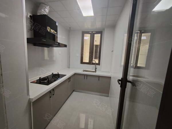 湖畔义乐_业主自住精装_两室全屋定制_停车方便_随时看房