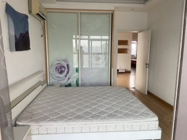 利港银河新城_精装三室_家电齐全_拎包住_急租