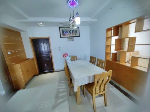欣塘家园_三室一厅_客厅带阳台阳光充足_精装修_3室1厅1卫
