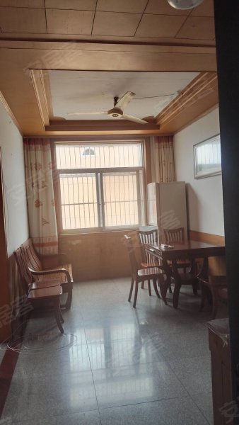 经开区三户室90平米正南5层