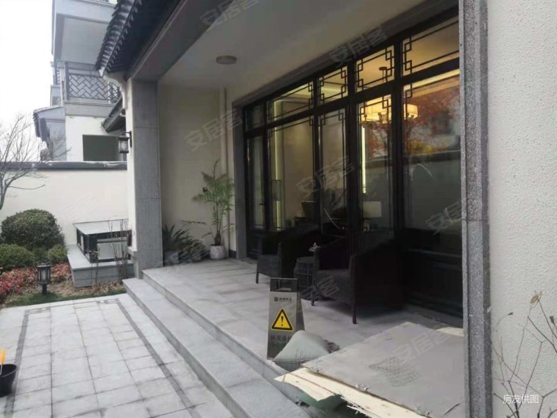 中铁诺德生态城4室2厅2卫130.42㎡南北95万