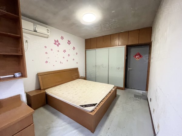 振徽苑经典一室一厅出租_民用水电_近方圆荟_近金融港_有钥匙