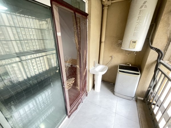 自己的房子包车位滨湖竹园阳台独卫海尔日日顺大众蔚来工厂五号线