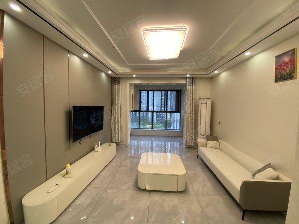 金中环_大润发_和昌都汇华府_业主自住装修_三室两厅_随时看