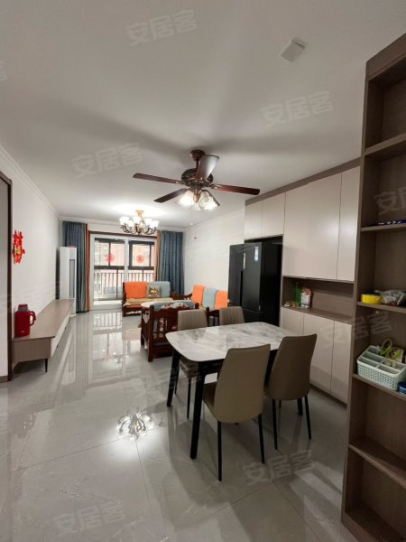 佳源巴黎都市！初次出租！婚房自住装修！定制家具！佳源中心！